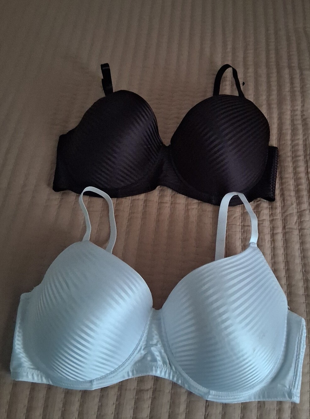 just be Black and White Striped T-Shirt Bras - Pack of 2 Sz42D Pre-owned
